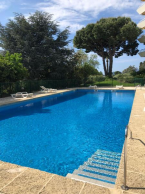 Studio terrasse - Piscine- Tennis